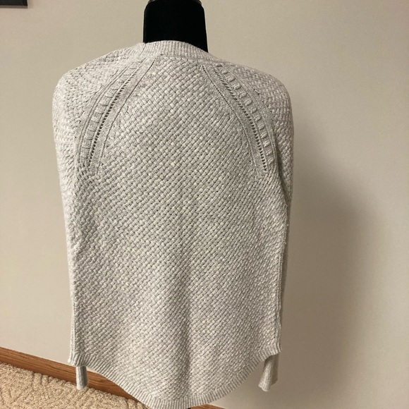 LOFT Sweater - Picture 2 of 4